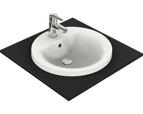 Lavabo avec robinet sur une plaque rectangulaire