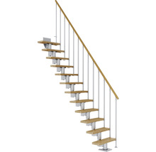 Escalier en bois avec rampe en métal et main courante en bois