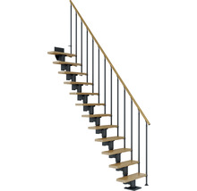 Freitragende Treppe mit Holzstufen und Geländer