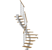 Wendeltreppe mit Holzstufen und Metallgeländer