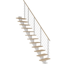 Escalier avec marches en bois et balustrade en métal