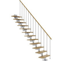 Raumspartreppe mit Holzstufen und Geländer