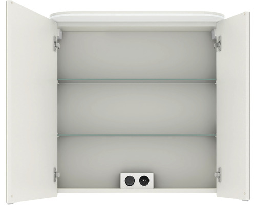 Armoire de toilette ouverte avec deux étagères en verre et prise de courant