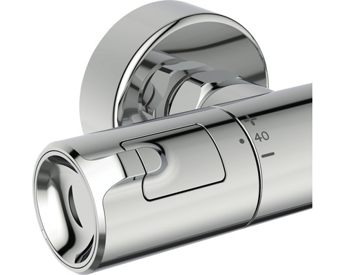 Gros plan du mitigeur thermostatique apparent