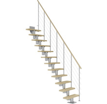 Raumspartreppe mit Holzstufen und Geländer aus Edelstahlseilen.