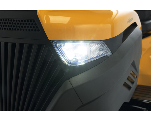 Nahaufnahme des Scheinwerfers eines Rasentraktors