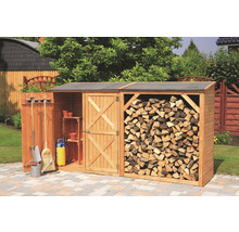 Holzregal mit Tür, Gartengeräten und Holzscheiten