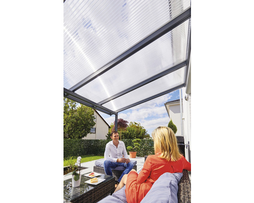 Toiture pour terrasse gutta Premium acrylique transparent 510 x 306 cm anthracite Toit de terrasse en aluminium avec panneaux en polycarbonate et personnes assises