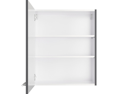 Offener Badezimmerschrank mit zwei Regalböden