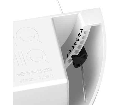 Detailansicht einer Drahtaufhängung mit einstellbarer Länge