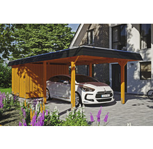 Carport aus Holz mit angrenzendem Abstellraum und einem darin geparkten Auto