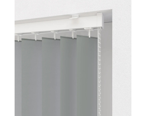 Store vénitien vertical avec lamelles et chaînette de commande