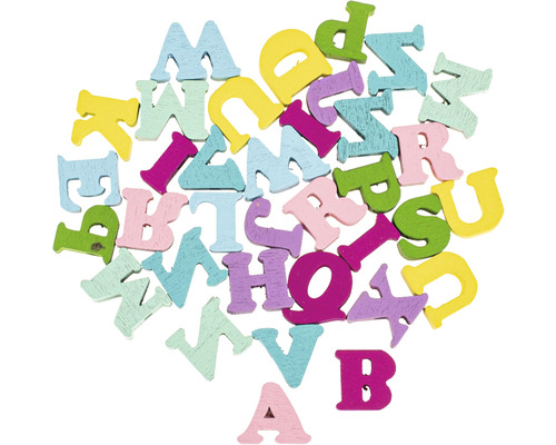 Lettres en bois de différentes couleurs