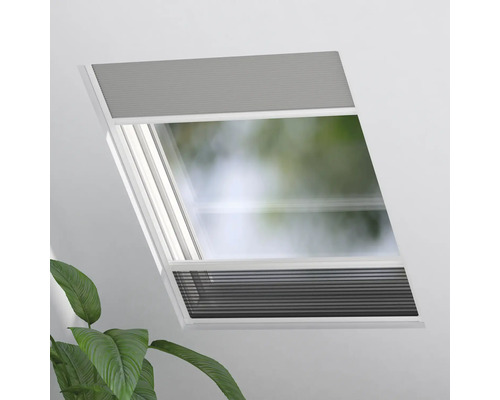 Dachfenster mit Plissee-Rollo zur Verdunkelung