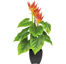 Künstliche Pflanze mit orangefarbenen Blüten und grünen Blättern in einem schwarzen Topf