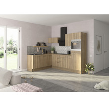 Helle Küche mit Holzoptik, Dunstabzugshaube und Backofen in modernem Wohnraum