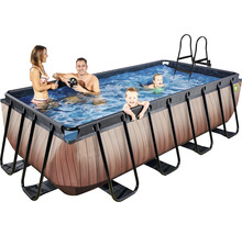 Rechteckiger Aufstellpool mit Holzoptik, Leiter und Familie im Wasser.