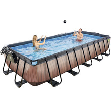 Rechteckiger Pool mit Holzoptik, zwei Personen im Wasser.