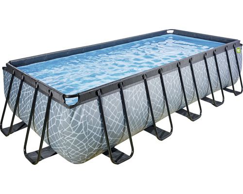 Piscine hors sol rectangulaire avec cadre en acier et surface d''eau