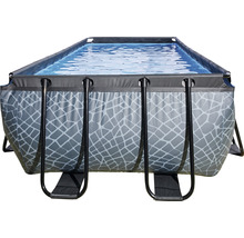 Piscine rectangulaire avec cadre et eau