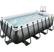 Piscine rectangulaire avec échelle