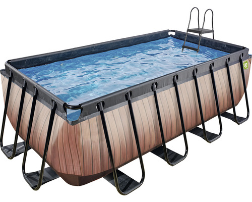 Piscine rectangulaire avec échelle