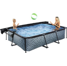 Rechteckiger Frame-Pool mit Personen und Ball im Garten