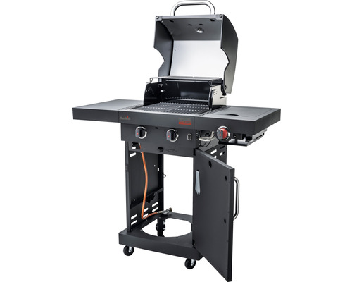 Gasgrill mit offenem Deckel und Seitentischen