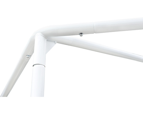 Detailansicht des weißen Fußballtors mit Steckverbindungen