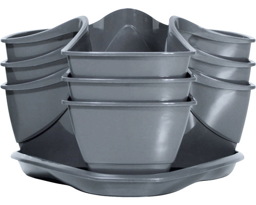 Pflanztreppe mit mehreren Pflanzgefäßen und einer Schale