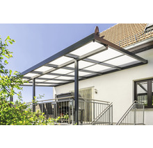 Terrassenüberdachung aus Aluminium mit Grill auf der Terrasse