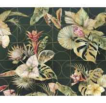 Tapete mit tropischen Blumen und Blättern auf geometrischem Hintergrund