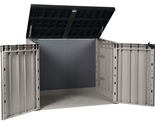 Geöffnete Gartenbox zur Aufbewahrung von Gartengeräten und Gartenmöbeln