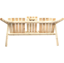 Holzbank mit rustikalem Design für den Aussenbereich