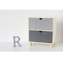 Commode avec deux tiroirs et une lettre décorative R.