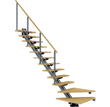 Raumspartreppe mit Holzstufen, Metallstruktur und Geländer mit Stahlseilen