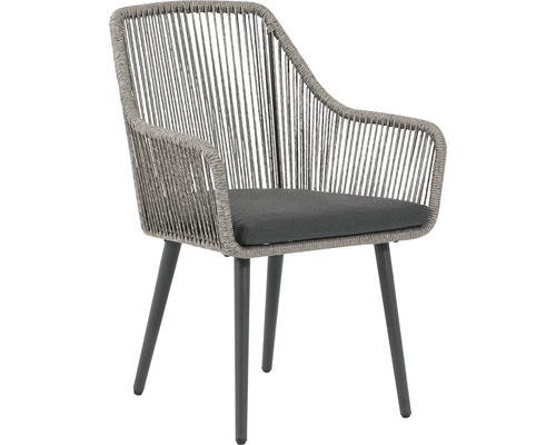 Geflochtener Stuhl mit Armlehne und Sitzkissen