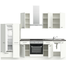 Küchenzeile mit Kühlschrank, Dunstabzugshaube, Spüle und Schränken