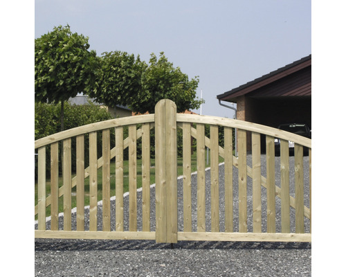 Holztor für Einfahrt