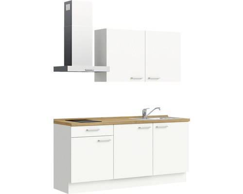 Küchenzeile mit Spüle, Kochfeld, Dunstabzugshaube und Hängeschränken