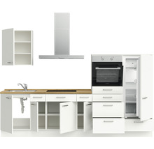 Küchenzeile mit Spüle, Kochfeld, Dunstabzugshaube, Backofen und Kühlschrank