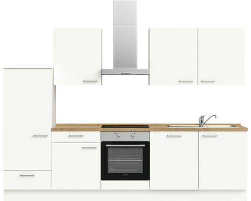 Küchenzeile mit Spüle, Herd, Backofen und Dunstabzugshaube