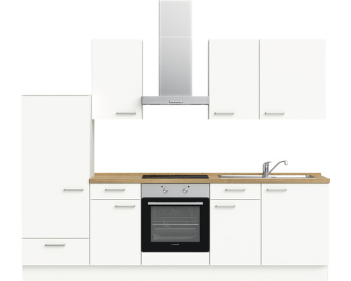 Küchenzeile mit Schränken, Spüle, Herd und Dunstabzugshaube