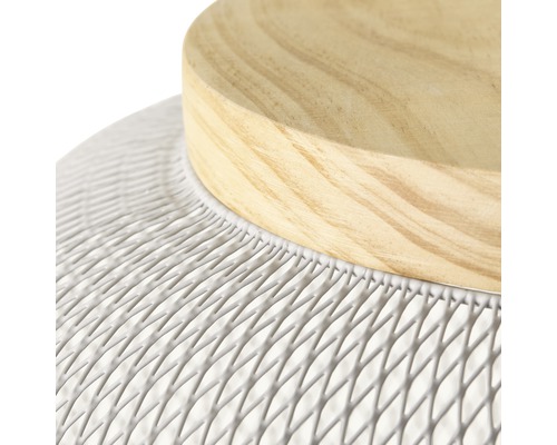 Vue détaillée d''une table d''appoint avec plateau en bois et structure en métal