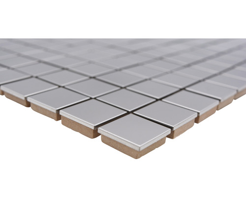 Quadratische Mosaikfliesen aus Metall
