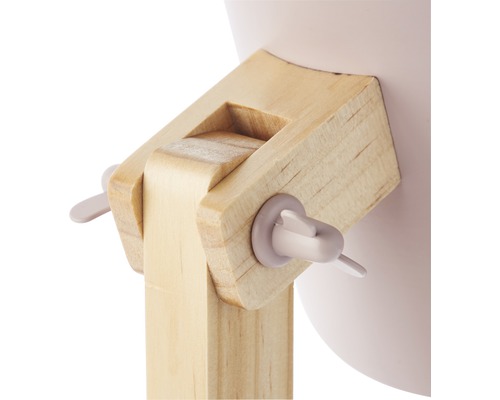 Detailansicht einer Lampe mit Holzfuß und Befestigungsmechanismus