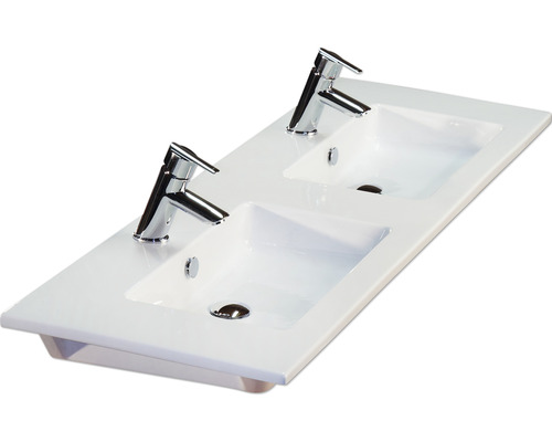 Double vasque avec deux robinets pour la salle de bain