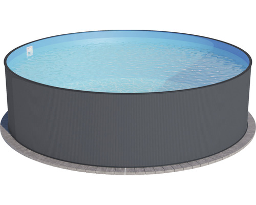 Piscine ronde avec paroi en acier remplie d''eau