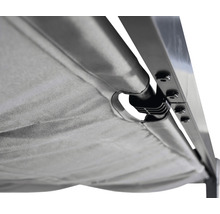 Vue détaillée d''un toit de pavillon avec fixation en tissu sur le cadre