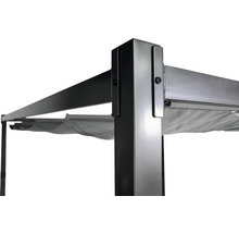 Vue détaillée du pavillon avec toit en tissu et cadre en métal